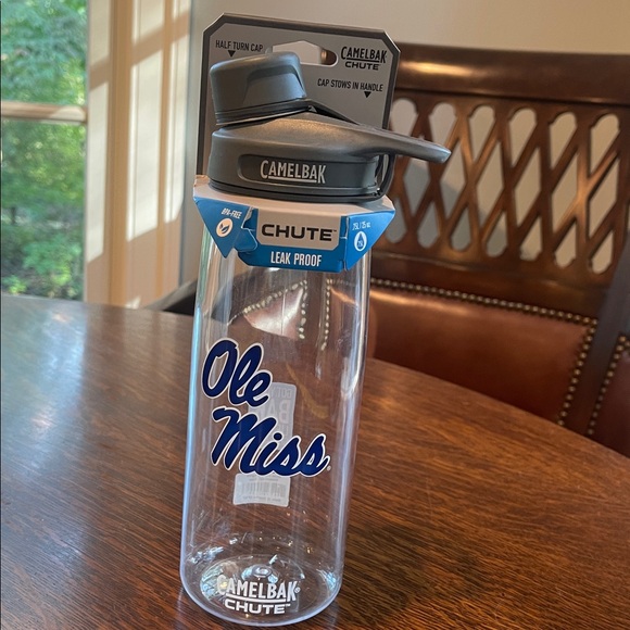 CamelBak Chute Blue Ole Miss Bottle 25 ounce nwt University of Mississippi - Picture 1 of 7